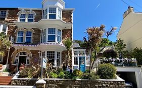 Channel Vista Guest House